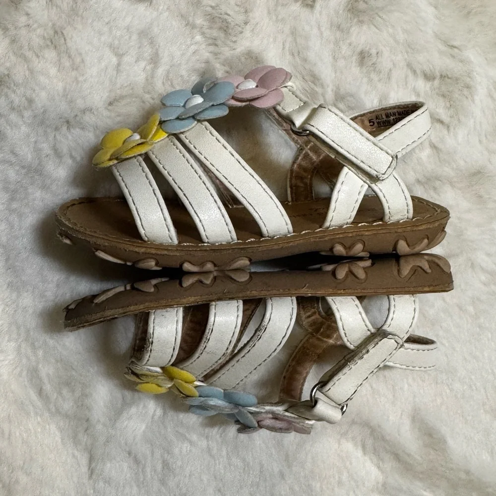 Cupcakes and Cashmere Toddler Sandals Size‎ 5 Floral Shoes